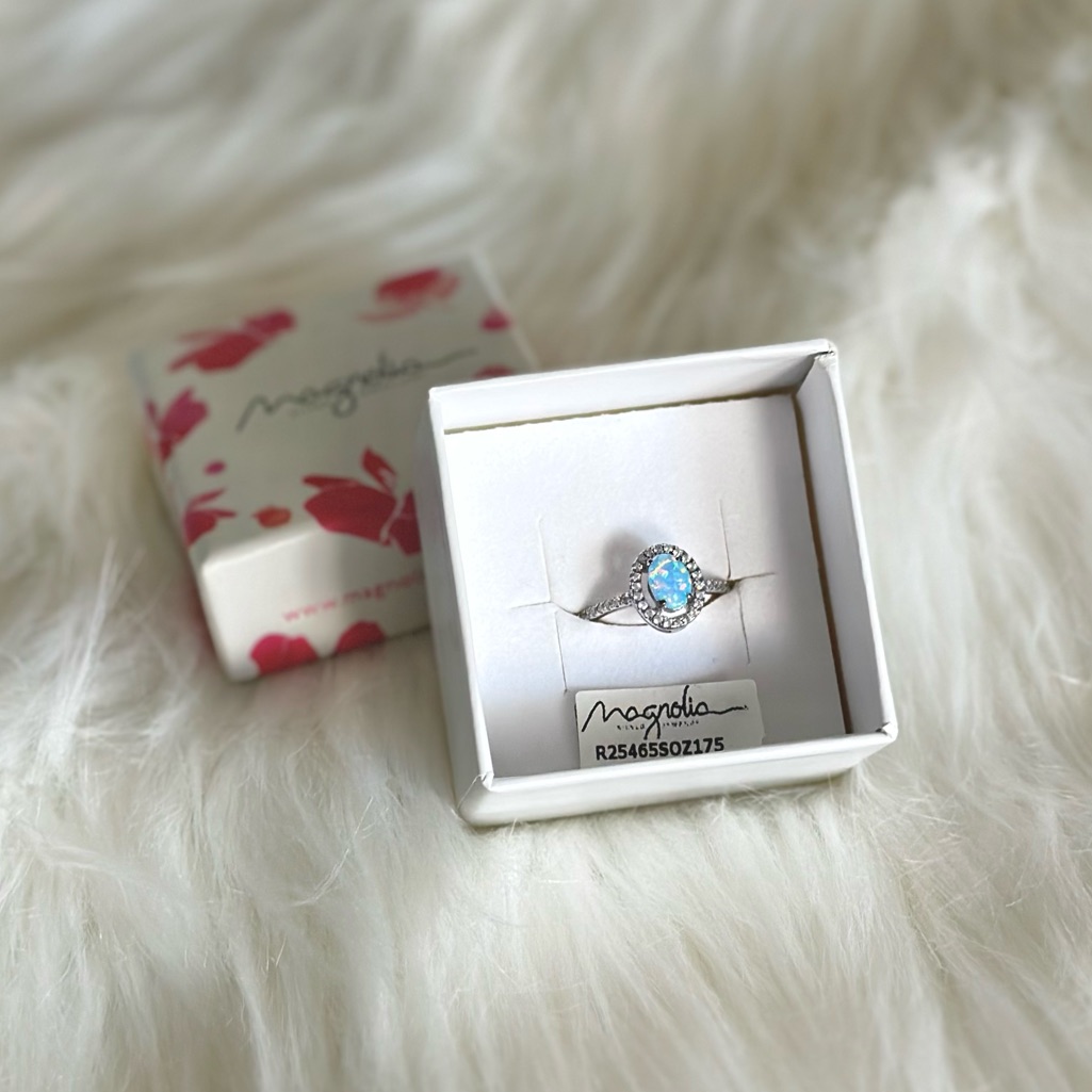 Nwt Silver Rhodium Plated Delicate Ring Decorated With Man Made Cubic Zirconia